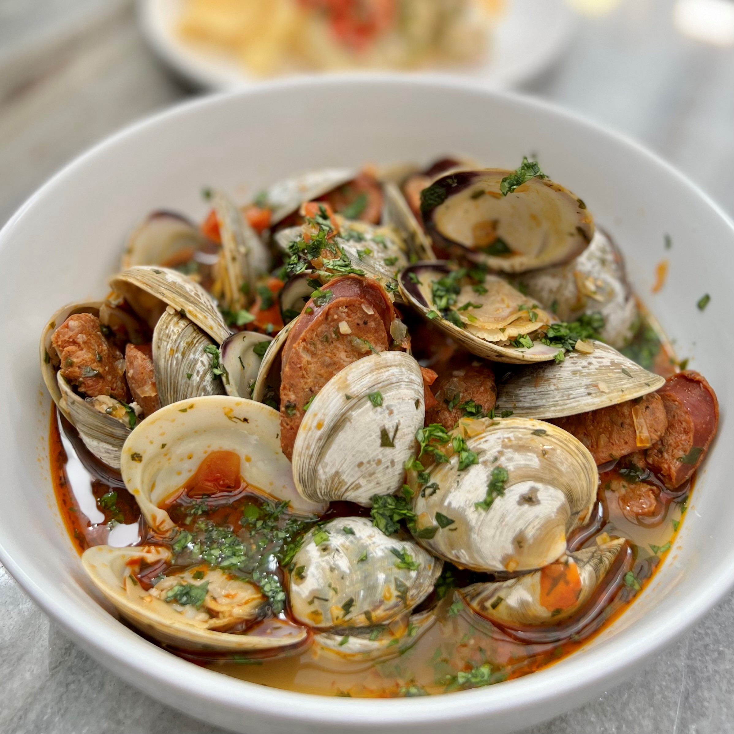 chorizo-and-clams-on-the-grill-emerils